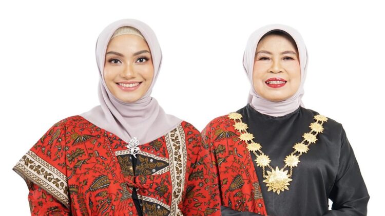 Dapat Nomor Urut 2, Annisa: Kemenangan untuk Dharmasraya Sejahtera Merata 1 Pasangan calon Bupati Dharmasraya Annisa-Leliarni mendapat nomor urut 2 di Pilkada 2024 ini. (dok. istimewa)