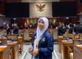Harumkan Nama Sumbar, Embun Nuraisya Bersinar di Parlemen Remaja 2024 2 Siswa SMAN 1 Bayang, Embun Nuraisya saat di gedung DPR RI mengikuti ajang Parlemen Remaja 2024. (dok. istimewa)