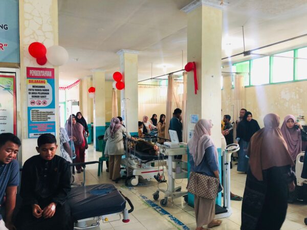 Kronologi Pelajar di Lubuk Sikaping Pasaman Alami Keracunan 1 Situasi di RSUD Lubuk Sikaping pasca informasi keracunan yang dialami pelajar SMP IT Lubuk Sikaping, Kabupaten Pasaman. (Foto: Dok. Istimewa)