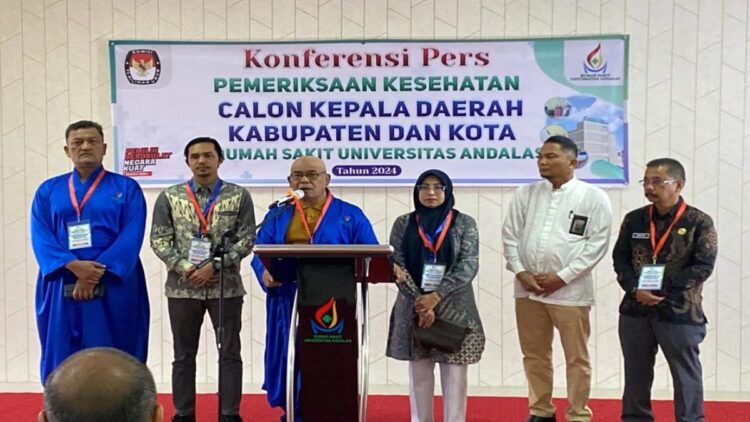 KPU Pasaman Barat Umumkan Hasil Tes Kesehatan Bapaslon pada 6 September 1 Bakal Calon Bupati dan Wakil Bupati Pasaman Barat Yulianto-M Ihpan saat melakukan tes kesehatan di Rumah Sakit Unand Padang. KPU daerah setempat akan mengumumkan hasil tes kesehatan bakal calon pada 6 September 2024. Antara/HO-KPU Pasaman Barat.