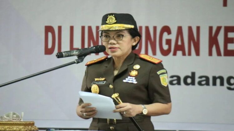 Agenda Politik Nasional, Kajati Sumbar Instruksikan Jajaran Proaktif Kawal Pilkada 2024 1 Kepala Kejati Sumbar Yuni Daru Winarsih. ANTARA/HO-Kejati Sumbar