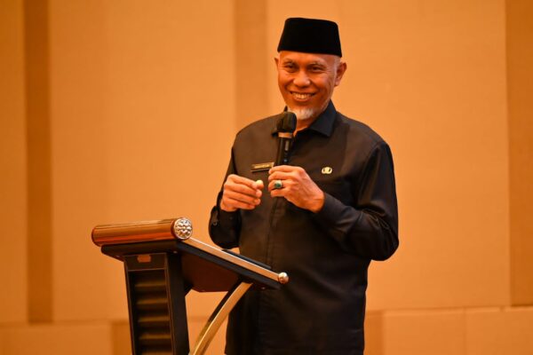 Tingkatkan Kesejahteraan Petani, Gubernur Sumbar Dorong Pemanfaatan Perhutanan Sosial 1 Gubernur Sumbar, Mahyeldi. (Foto: Dok. Adpim)