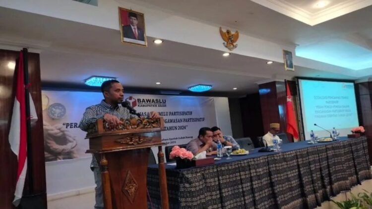 Awasi Pelanggaran selama Pilkada, Bawaslu Dorong Peran Aktif Pelajar di Agam 1 Koordinator Pencegahan Partisipasi Masyarakat dan Humas Bawaslu Agam Yuhendra membuka acara sosialisasi pengawasan pemilu partisipatif dengan tema peranan pemilih pemula dalam pengawasan partisipatif pada pemilihan serentak 2024 di Hotel Sakura Syariah Lubuk Basung, Sabtu (21/9). Dok Antara/Yusrizal