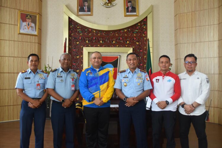 Pemko Padang Siapkan Beragam Kolaborasi dengan Lanud Sutan Sjahrir 1 Pertemuan Danlanud Sutan Sjahrir, Kolonel (Nav) Sani Salman Nuryadin dengan Pj Wako Padang, Andree Harmadi Algamar, Rabu (25/9/2024) pagi. (Foto: Dok. Prokopim)