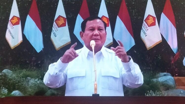 Ketua Umum Prabowo Subianto saat Apel Kader Partai Gerindra di Indonesia Arena, Jakarta, Sabtu (31/8/2024) malam. ANTARA/Walda Marison/aa.