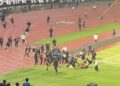 Laga Persib Vs Persija Berakhir Ricuh, Suporter Serang dan Lempari Steward