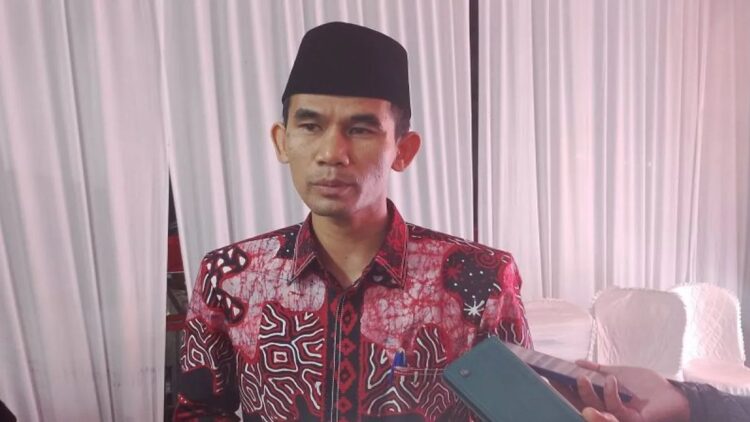 KPU Nyatakan Seluruh Bapaslon Wako-Wawako Bukittinggi Lolos Tes Kesehatan 1 Ketua KPU Bukittinggi, Satria Putra. KPU meloloskan syarat tes kesehatan empat pasang bakal calon Wali Kota dan Wakil Wali Kota Bukittinggi setelah melalui pemeriksaan di RS M. Djamil Padang (Antara/Al Fatah)