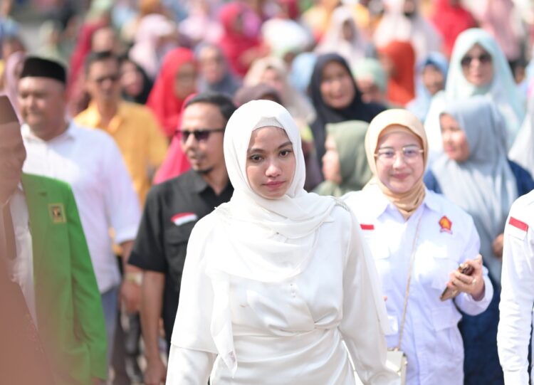 Dukungan Besar untuk Pasangan Annisa-Leli di Pilkada Bukan Ancaman Demokrasi, Dharmasraya Butuh Akselerasi Pembangunan 1 Calon Bupati Dharmasraya, Annisa Suci Ramadhani. (Foto: Dok. Tim Caca)