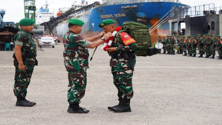 395 Prajurit Yonif 133 Yudha Sakti Padang Selesai Lakukan Pamtas RI-PNG 1 Sebanyak 395 Prajurit Yonif 133 Yudha Sakti Padang tiba di Pelabuhan Dumai, Minggu (15/9/2024), usai menjalankan misi Satgas Pamtas RI PNG 2023. (Foto: Dok. Istimewa)