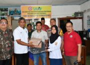 PT Semen Padang Salurkan Bantuan Sosial untuk Pendidikan dan Kesehatan di Tarantang