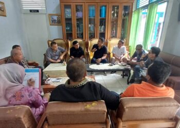 Vasko Ruseimy berkunjung ke kantor PWI Sumbar. (dok. istimewa)