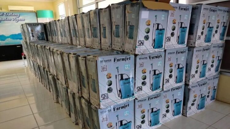 Ratusan hand sprayer yang bakal diserahkan Dinas Pertanian Agam kepada petani. Dok Antara/Yusrizal