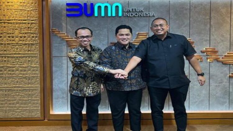 Andre Rosiade Sebut Pertamina akan Bangun Gedung Serba Guna untuk Unand 1 Andre Rosiade dan Rektor Unand Efa Yonnedi bertemu Menteri BUMN Erick Thohir. (Foto: Dok. Istimewa)