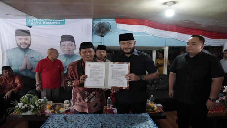 LPM Kota Padang Dukung Fadly Amran-Maigus Nasir di Pilkada 2024 1 Dukungan dari Lembaga Pemberdayaan Masyarakat (LPM) se-Kota Padang kepada Cawako Fadly Amran. (Foto: Dok. Tim FA)