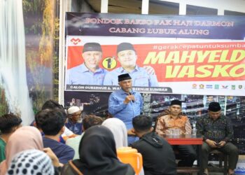 Makan Bakso Bareng di Lubuk Alung, Mahyeldi Bahas Pendidikan dan Digitalisasi untuk Gen Z