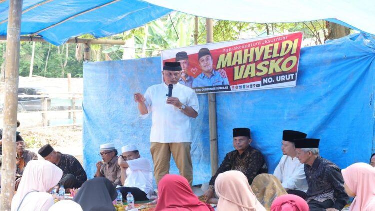Dihadapan Masyarakat Padang Laweh, Mahyeldi Tekankan Komitmen Bangun Pertanian Produktif 1 Cagub Sumbar Mahyeldi bertemu tokoh dan masyarakat di Taratak Batuang, Nagari Padang Laweh, Kabupaten Sijunjung, Sabtu (28/9/2024). (Foto: Dok. Istimewa)