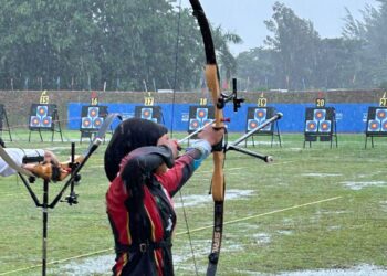 Tiga Hari Jelang Penutupan PON XXI, 24 Cabor Sumbar masih Bertanding 18 Atlet panahan Sumbar tetap bertanding meski hujan deras mengguyur arena PON XXI. (dok. istimewa)