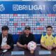Pelatih Kepala Barito Putra, Rahmad Darmawan dan Novan Setya Sasongko dalam sesi prematch press conference, Rabu siang. (dok. Radarsumbar)