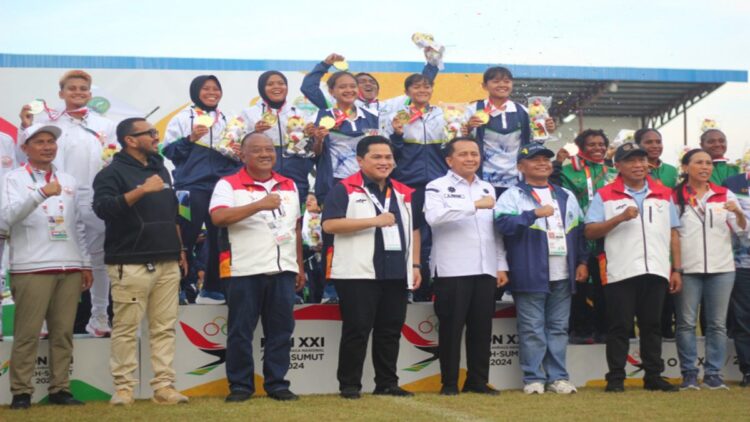 Ketum PSSI Erick Thohir menyebut talenta pemain sepakbola putri di PON XXI tampak merata. (Foto: Dok. PSSI)