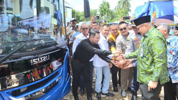 12 Armada Baru Trans Padang Mengaspal di Koridor 2 Pusat Kota-Bungtekab 1 Pembukaan koridor 2 rute Padang-Bungus. (dok. istimewa)