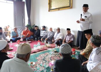 Pertemuan Mahyeldi dengan tokoh adat di Bukittinggi. (dok. istimewa)