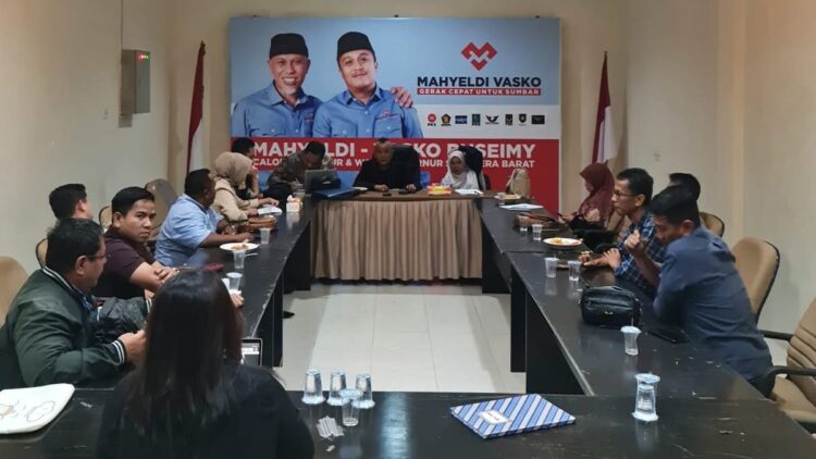 Tim Hukum Mahyeldi-Vasko Siap Beri Kenyamanan Saat Kampanye Pilkada 2024 1 Rapat tim hukum Mahyeldi-Vasko. (dok. istimewa)