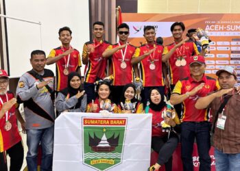 Paralayang Amankan Dua Medali Perunggu di PON XXI 12 Tim paralayang Sumbar di PON XXI. (dok. istimewa)