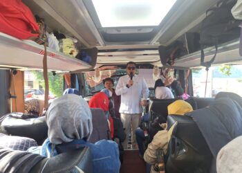 Braditi Moulevey Lepas Rombongan Kader Gerindra Sumbar untuk Hadiri Pelantikan Presiden Prabowo di Jakarta 1 Braditi Moulevey Lepas Rombongan Kader Gerindra Sumbar untuk Hadiri Pelantikan Presiden Prabowo di Jakarta