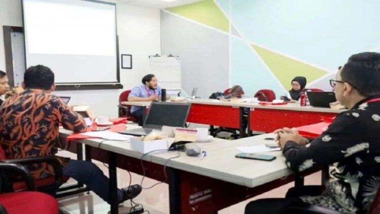 Suasana pelatihan yang diikuti oleh SDM TIK di Diskominfo Kota Pariaman, Sumbar. Antara/HO-Diskominfo Pariaman