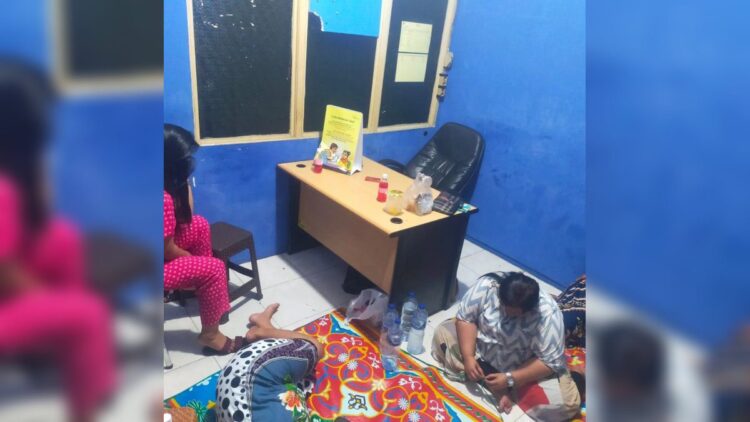Diduga Sediakan Jasa Plus-plus, Enam Perempuan Diamankan Satpol PP dari Panti Pijat di Padang 1 Enam perempuan Satpol PP Padang dari panti pijat diduga sediakan jasa plus-plus. (Foto: Dok. Satpol PP Padang)