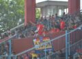 Andre Rosiade menonton langsung laga Semen Padang FC vs Dewa United. (dok. Radarsumbar)
