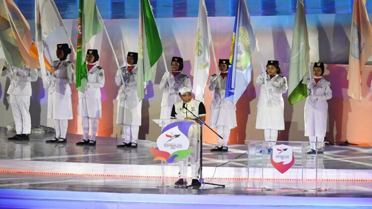 Ketua Umum PB PEPARNAS 2024 DB Susanto memberikan sambutan dan laporan penyelenggaraan pada penutupan PEPARNAS XVII Solo 2024 di Stadion Manahan, Solo, Jawa Tengah, Minggu (13/10/2024). ANTARA FOTO/Mohammad Ayudha/tom.