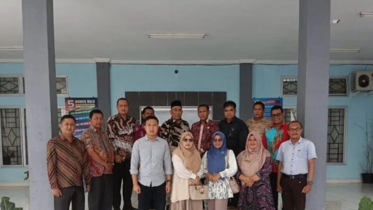 Tak Perjuangkan Kuota PPPK Tenaga Kesehatan, DPRD Pasbar Kecewa Kinerja BKPSDM 1 Komisi 1 DPRD Pasaman Barat saat kunjungan kerja ke Kota Sungai Penuh Jambi. Komisi 1 DPRD sangat menyayangkan kinerja BKPSDM yang tidak memperjuangkan kuota PPPK untuk tenaga kesehatan pada 2024. Antara/HO-Komisi 1 DPRD Pasaman Barat.