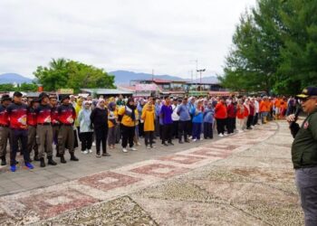 Bersihkan Pantai Padang, Pemko Kerahkan 1.537 ASN dan Pelajar