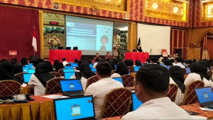 23.000 Pelamar Ikuti Tes CPNS di Kemenkumham Sumbar, Kuota hanya 266 Orang 1 Kantor Wilayah Kementerian Hukum dan HAM Sumatra Barat menyelenggarakan Seleksi Komputer Dasar bagi ribuan CPNS Kemenkumham RI 2024 di provinsi setempat pada Sabtu (19/10). (ANTARA/FathulAbdi)