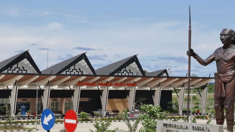 Kunjungan Wisatawan ke Mentawai Naik 5.000 Orang, Destinasi Surfing Terkenal Dunia Semakin Dikenal 1 Foto Bandar Udara Mentawai). ANTARA/Muhammad Zulfikar