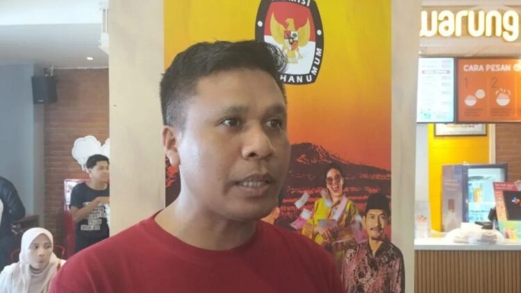 Tingkatkan Partisipasi Pemilih, KPU Sumbar Gelar Nobar Film 'Tepatilah Janji' 1 Komisioner KPU Sumbar Jons Manedi. (dok. Antara)