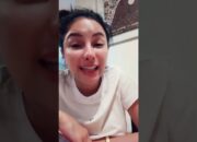 Live di TikTok, Nikita Mirzani Sebut Pelantun Tembang ‘Ciinan Bana’ Ditolong Filter