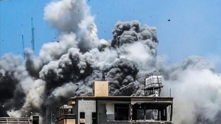 Setahun Serangan Israel, Hampir 42 Ribu Orang di Gaza Tewas 1 Ilustrasi - Pengeboman oleh tentara Israel di Gaza, Palestina. ANTARA/Anadolu/PY/aa.