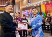 Musliar Kasim Serahkan Penghargaan Tokoh Anak Inspiratif Sumbar 2024, Thayyibal Syafiq Kembali Menjabat!