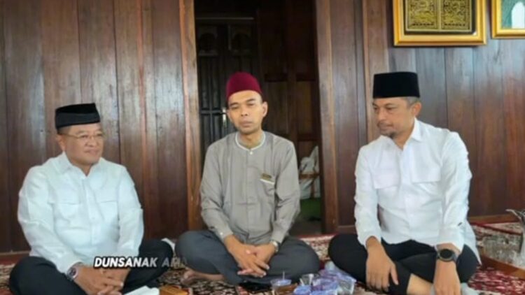 Paslon Almaisyar-Joni Hendri di Pilkada Payakumbuh Minta Restu UAS 1 UAS beri dukungan untuk Almaisyar-Joni Hendri. (dok. tangkapan layar)