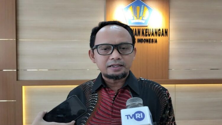 DJPb: Ekspor Bumbu Rendang Berdampak Positif terhadap Sektor Pertanian dan Peternakan 1 Pelaksana harian (Plh) Kepala Kantor Wilayah (Kanwil) DJPb Kemenkeu Provinsi Sumbar Budi Lesmana saat diwawancarai di Padang. (ANTARA/Muhammad Zulfikar)