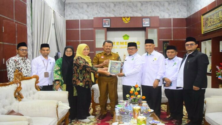 Kemenag Tetapkan 6 desa di Sumbar jadi percontohan Kampung Zakat. (Foto: Dok. Kemenag Sumbar)
