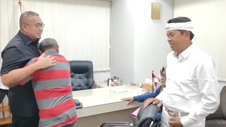 Andre Rosiade Terima Pengaduan Korban PHK PT Pos Indonesia 1 Anggota DPR RI H Andre Rosiade menerima pengaduan dari korban PHK PT Pos Indonesia. (Foto: Dok. FB)