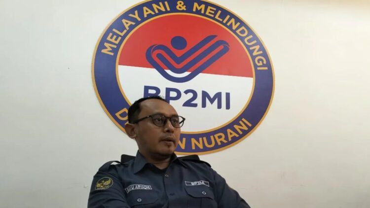 Cegah TPPO Berkedok Magang, BP3MI Sumbar Perkuat Pengawasan 1 Kepala BP2MI Provinsi Sumbar Bayu Aryadhi saat diwawancarai di Padang, Rabu (16/10/2024). (ANTARA/Muhammad Zulfikar)