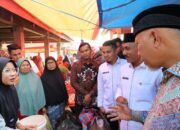 Blusukan di Pasar Batuhampar, Mahyeldi Ajak UMKM Manfaatkan Program SIMAMAK