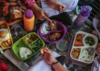 Pemerintah sudah Uji Coba Makan Bergizi Rp10.000/porsi Setahun Ini 13 ilustrasi makan siang gratis. (dok. Antara)