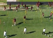 Eduardo Almeida Puji Rumput Baru Stadion Haji Agus Salim Padang