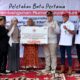 Penyerahan bantuan pembangunan RLH pakai SEPABLOCK oleh PT Semen Padang. (dok. istimewa)