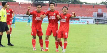 Siap Bangkit, Ini Daftar Pemain Semen Padang FC di Putaran Kedua BRI Liga 1 2024/25 8 Selebrasi tiga pemain muda Semen Padang FC usai gol pertama tercipta. (dok. MO SPFC)